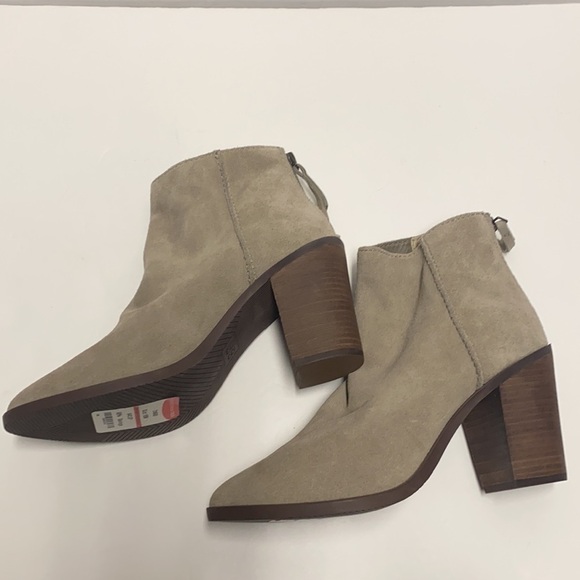 LIKE NEW BP Tan Suede Just Block Heel Bootie size 10 - Picture 6 of 9